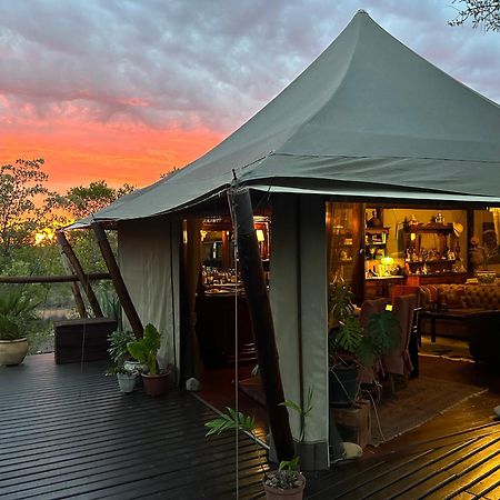 Out In Africa Wildlife Lodge Hammanskraal Bagian luar foto