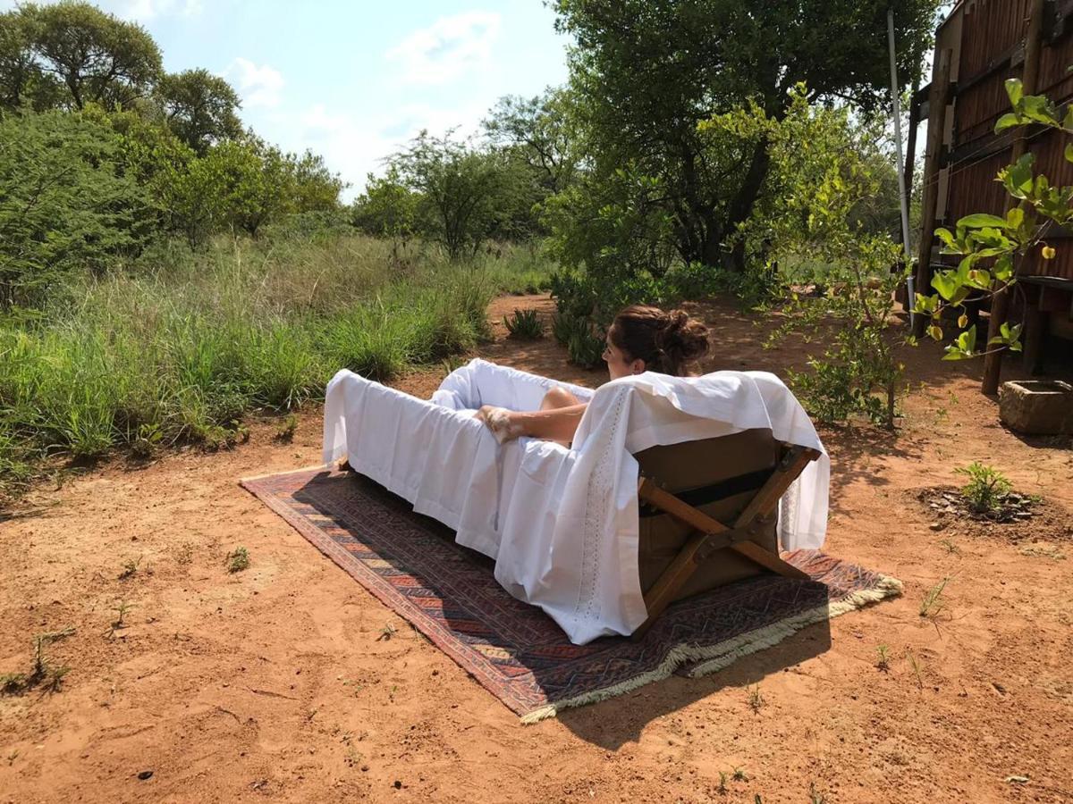 Out In Africa Wildlife Lodge Hammanskraal Bagian luar foto