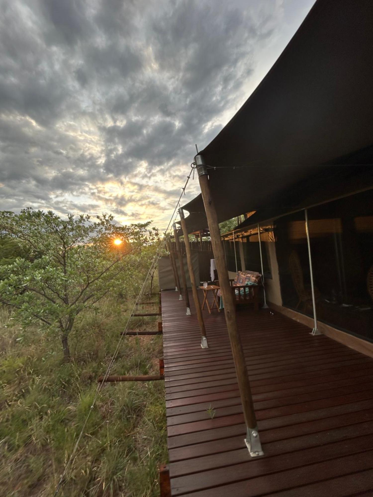 Out In Africa Wildlife Lodge Hammanskraal Bagian luar foto