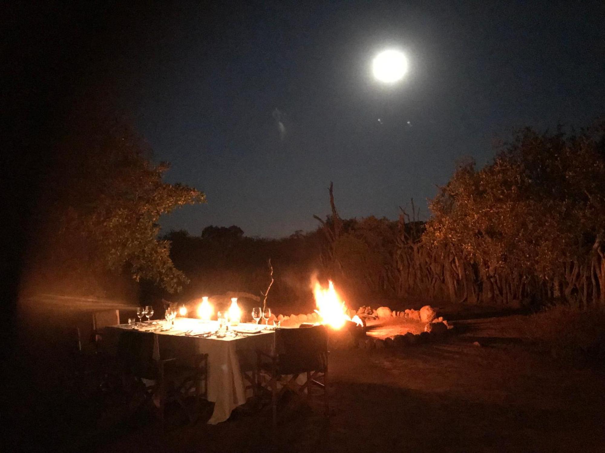 Out In Africa Wildlife Lodge Hammanskraal Bagian luar foto