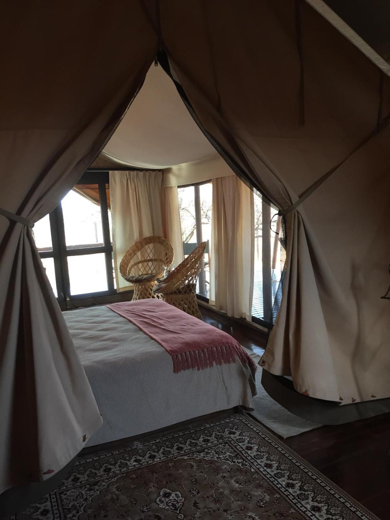 Out In Africa Wildlife Lodge Hammanskraal Bagian luar foto
