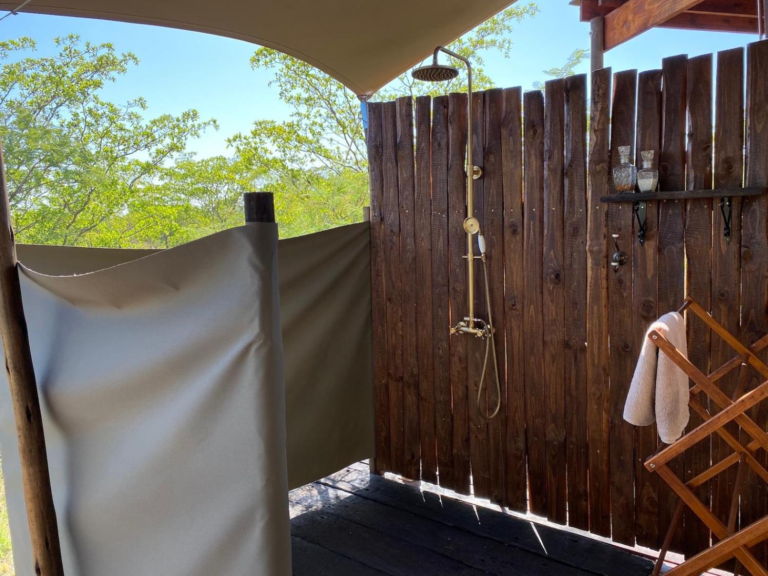 Out In Africa Wildlife Lodge Hammanskraal Bagian luar foto